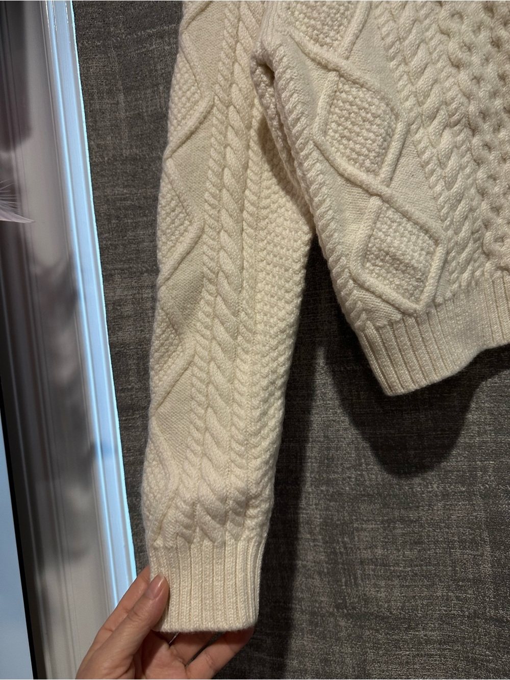 Aritzia Heritage Knit Cable Knit Merino Wool 1/4 Zip Sweater
Size Small | - Picture 3 of 7